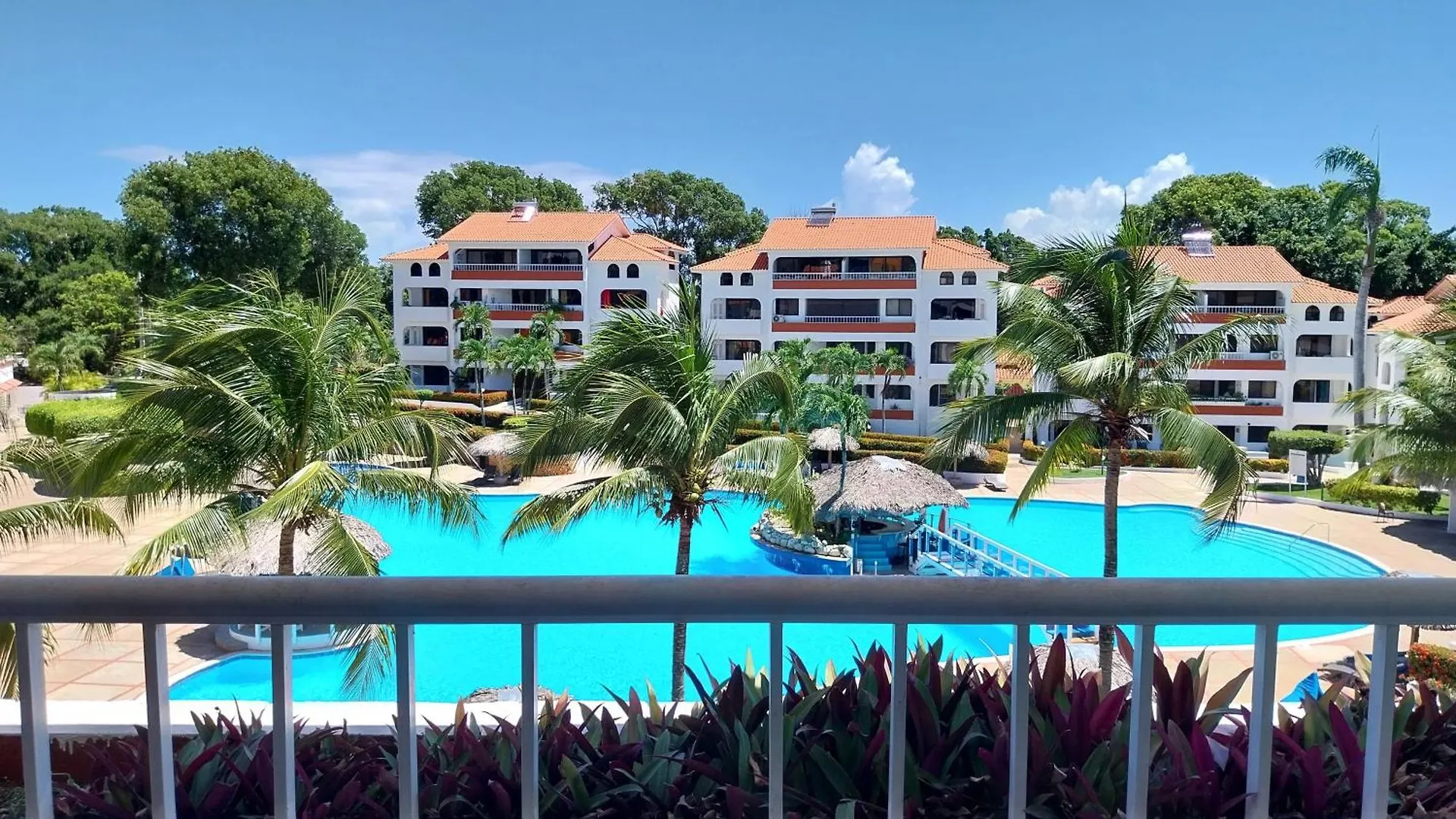 The Biggest Swimming Pool In Sosua, Frente A La Piscina Mas Grande En Sosua Apartment